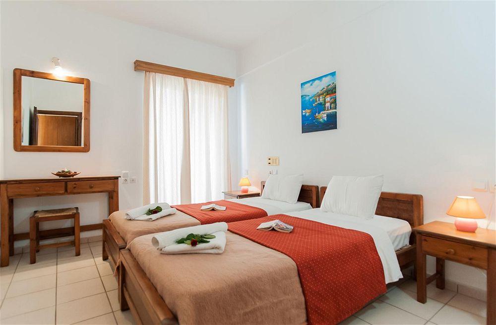 העיירה רתימנו Batis Beach Hotel מראה חיצוני תמונה