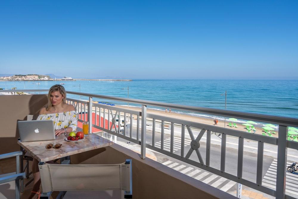 העיירה רתימנו Batis Beach Hotel מראה חיצוני תמונה