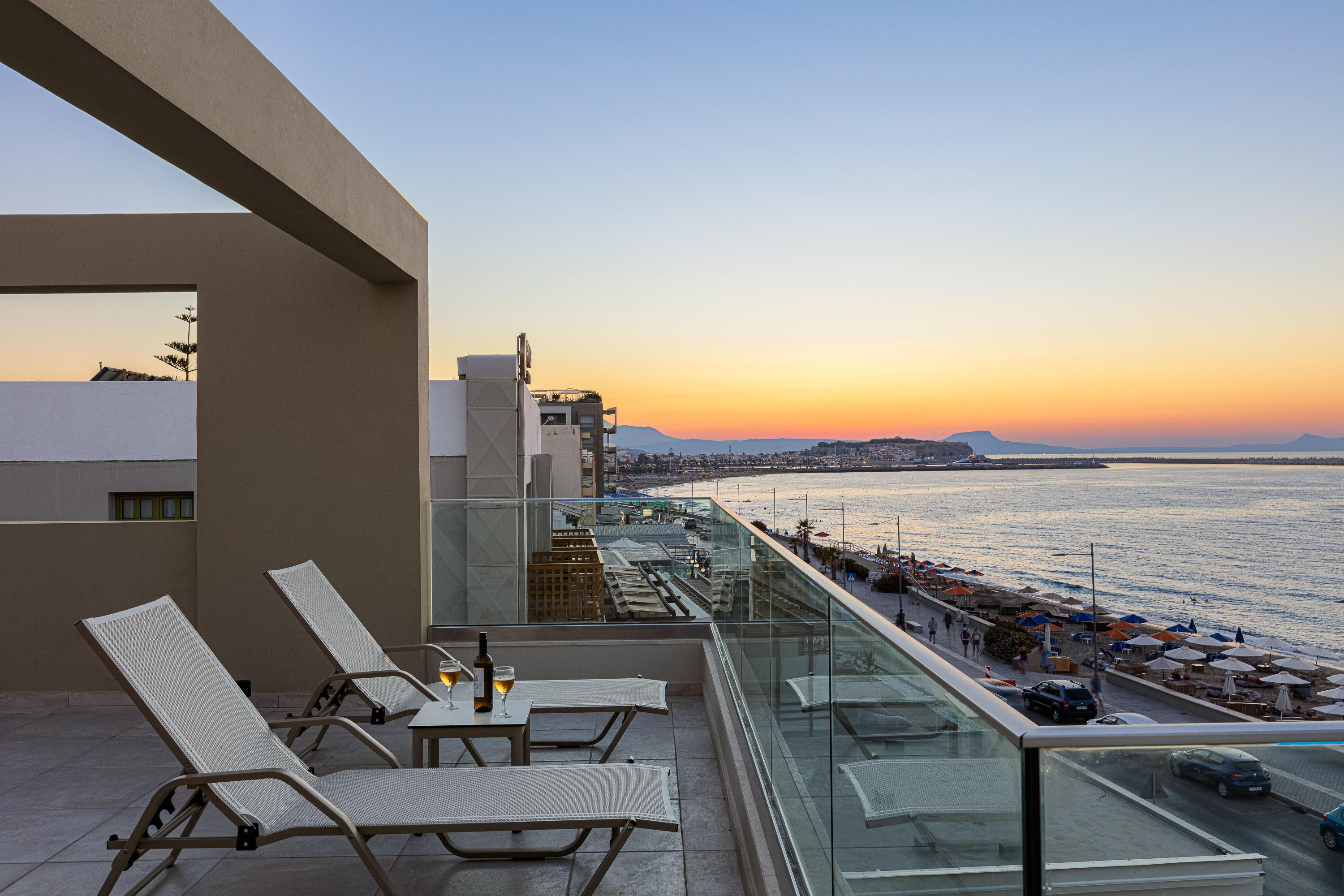 העיירה רתימנו Batis Beach Hotel מראה חיצוני תמונה