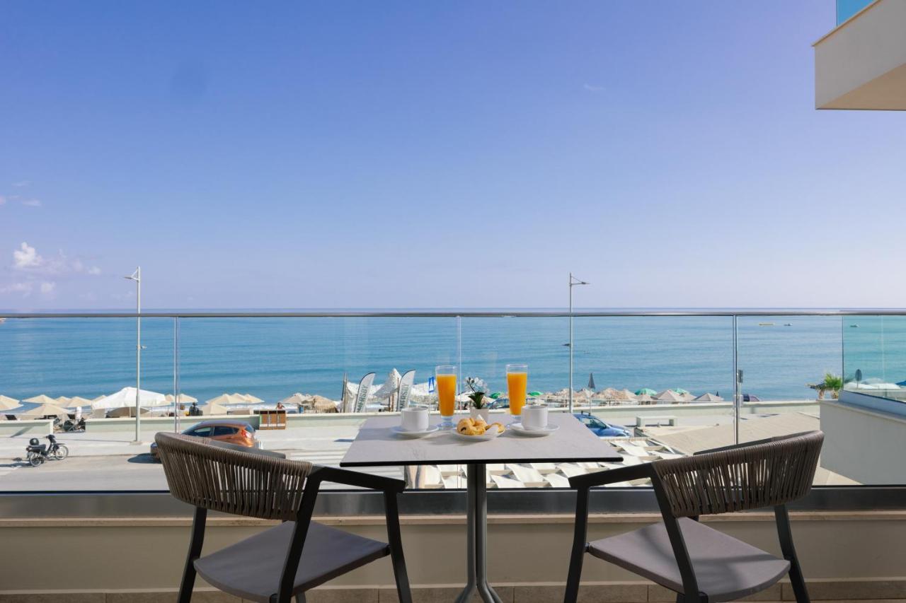 העיירה רתימנו Batis Beach Hotel מראה חיצוני תמונה