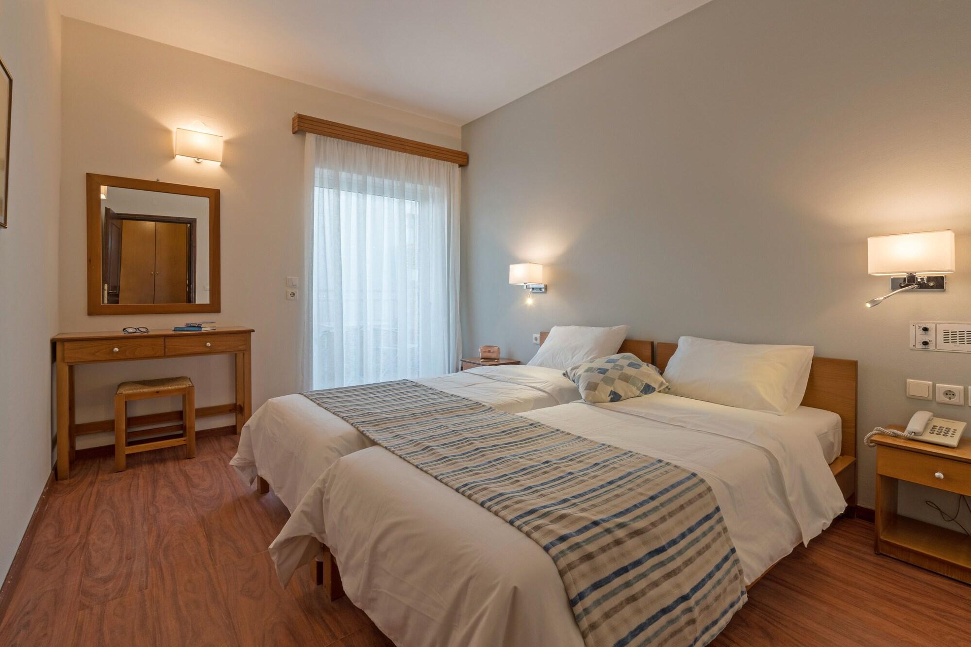העיירה רתימנו Batis Beach Hotel מראה חיצוני תמונה