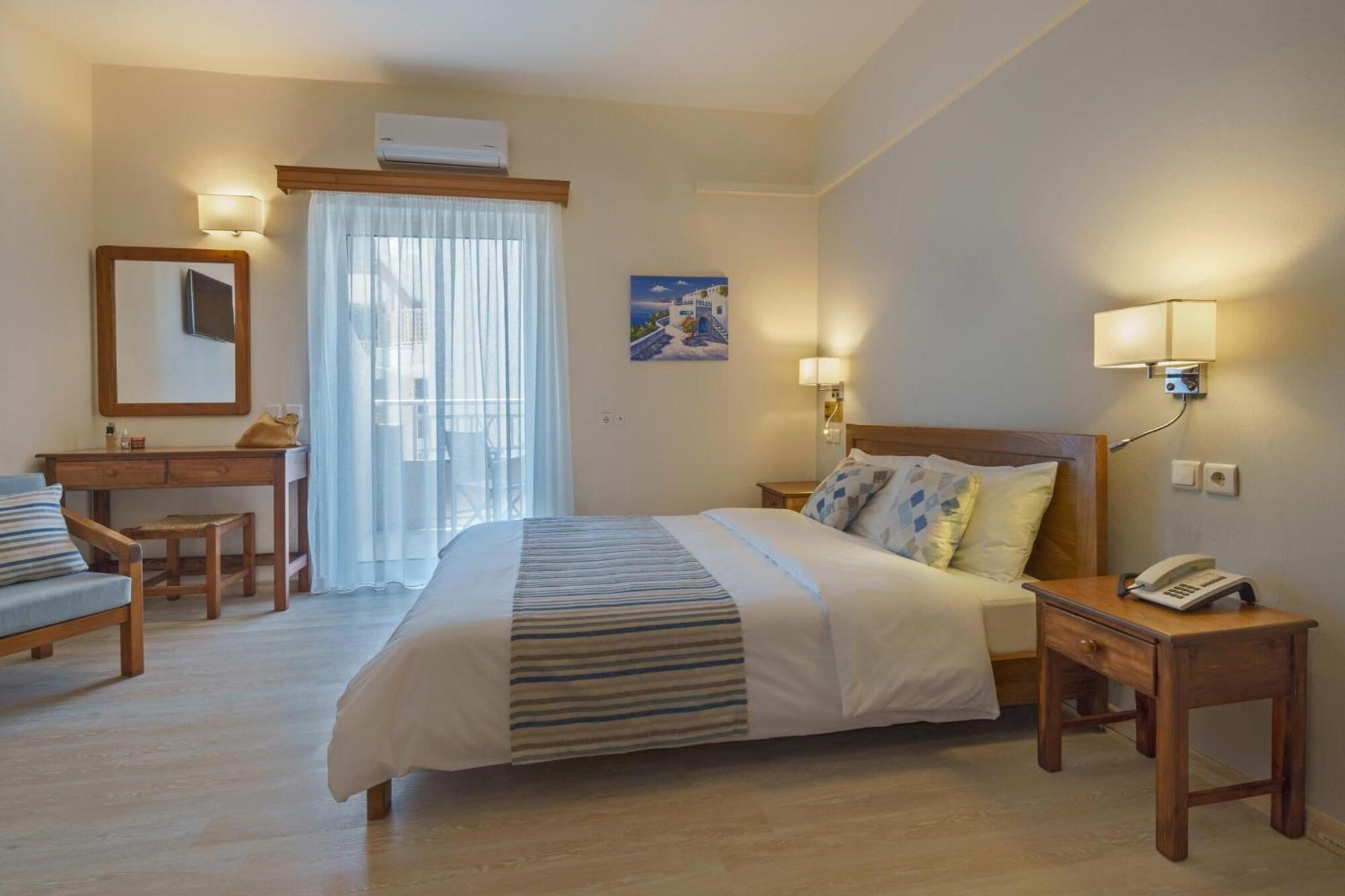 העיירה רתימנו Batis Beach Hotel מראה חיצוני תמונה
