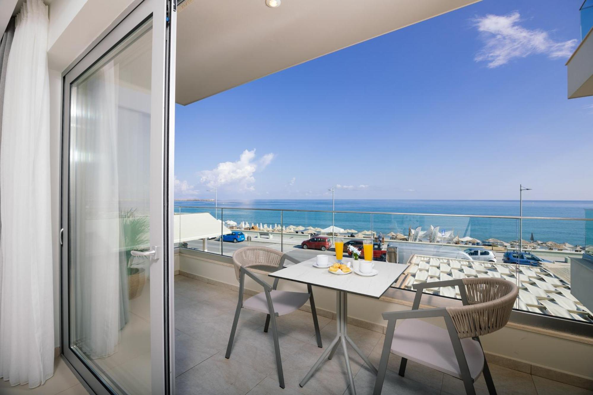 העיירה רתימנו Batis Beach Hotel מראה חיצוני תמונה