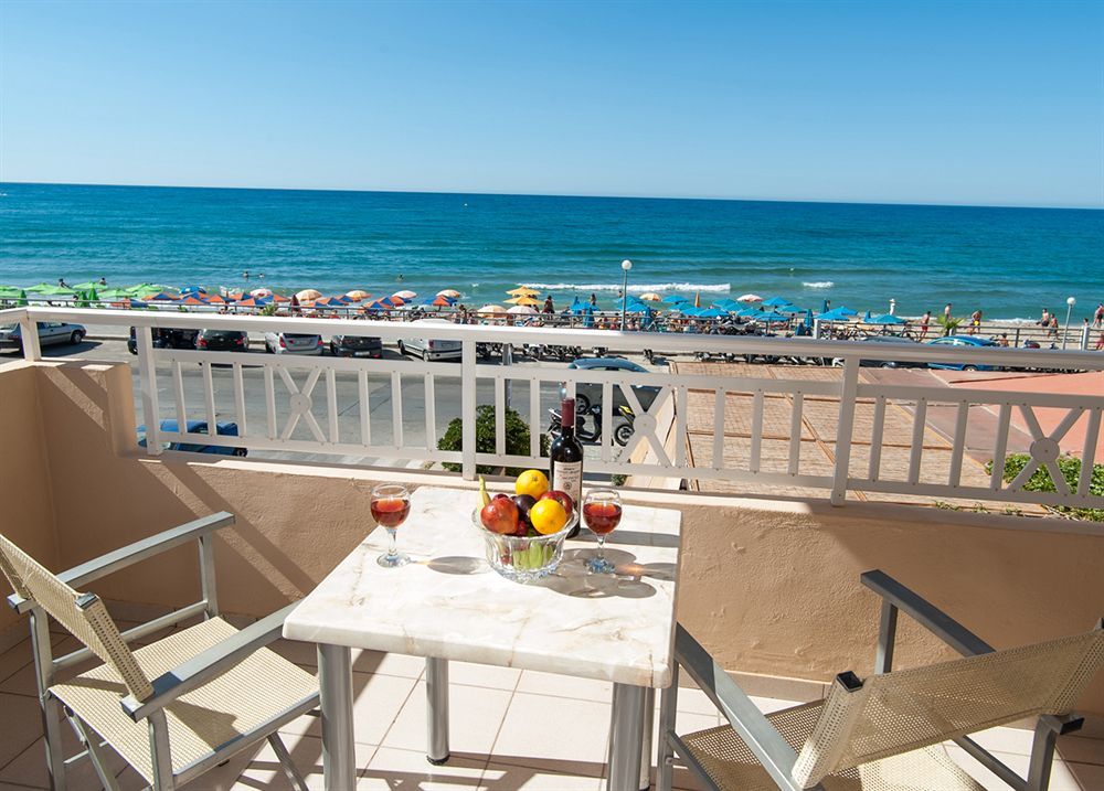 העיירה רתימנו Batis Beach Hotel מראה חיצוני תמונה